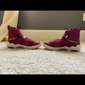 COPY - Lebron NIKE Soldier, size 3.5Y, GREAT COND…